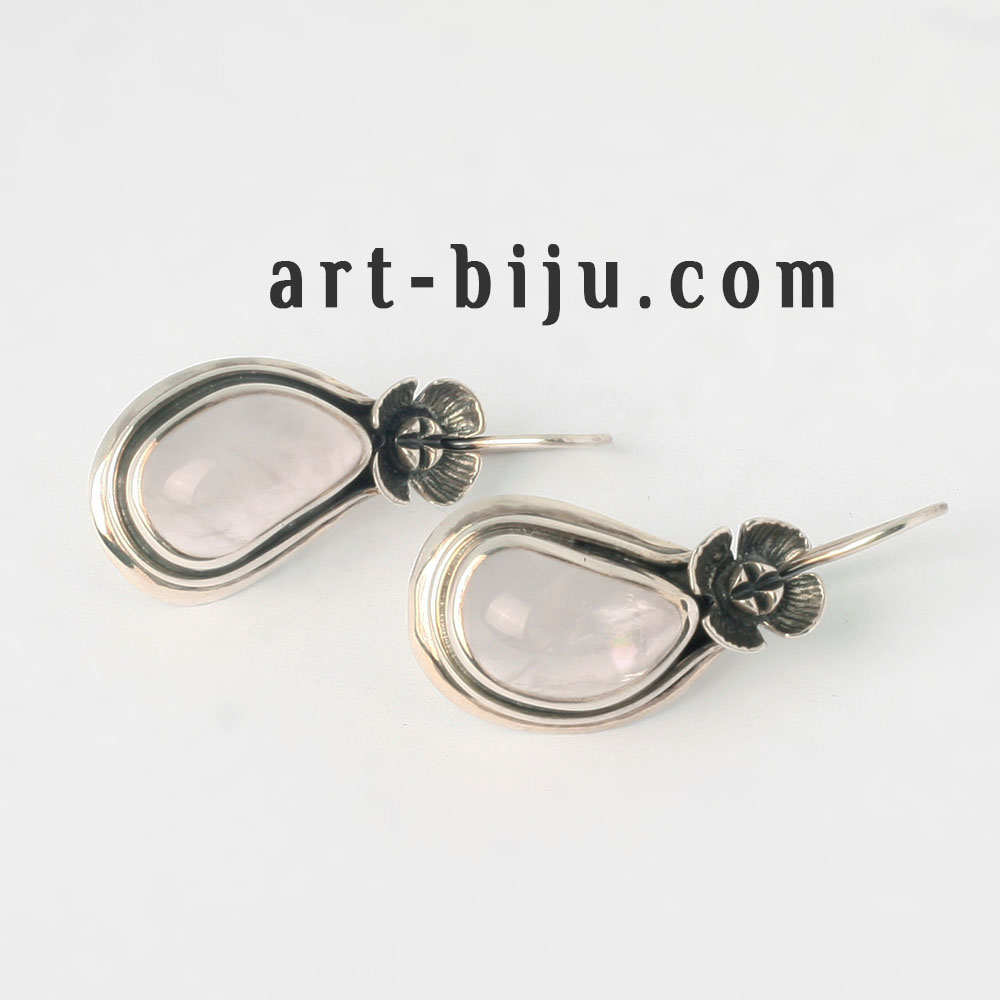 Boucles d'oreilles en argent avec quartz rose.